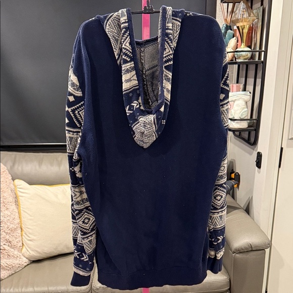 American Rag Navy and Cream Patterned Sweaters size large - Picture 6 of 7